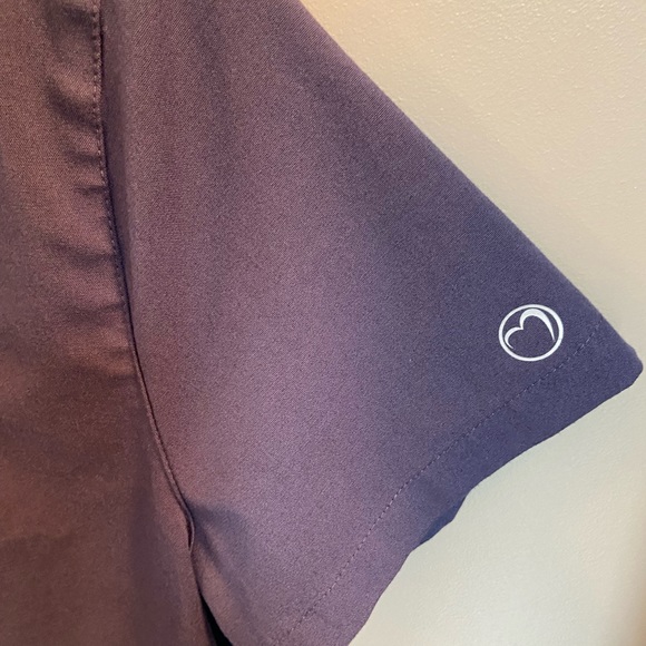 Scrub top - Picture 2 of 4